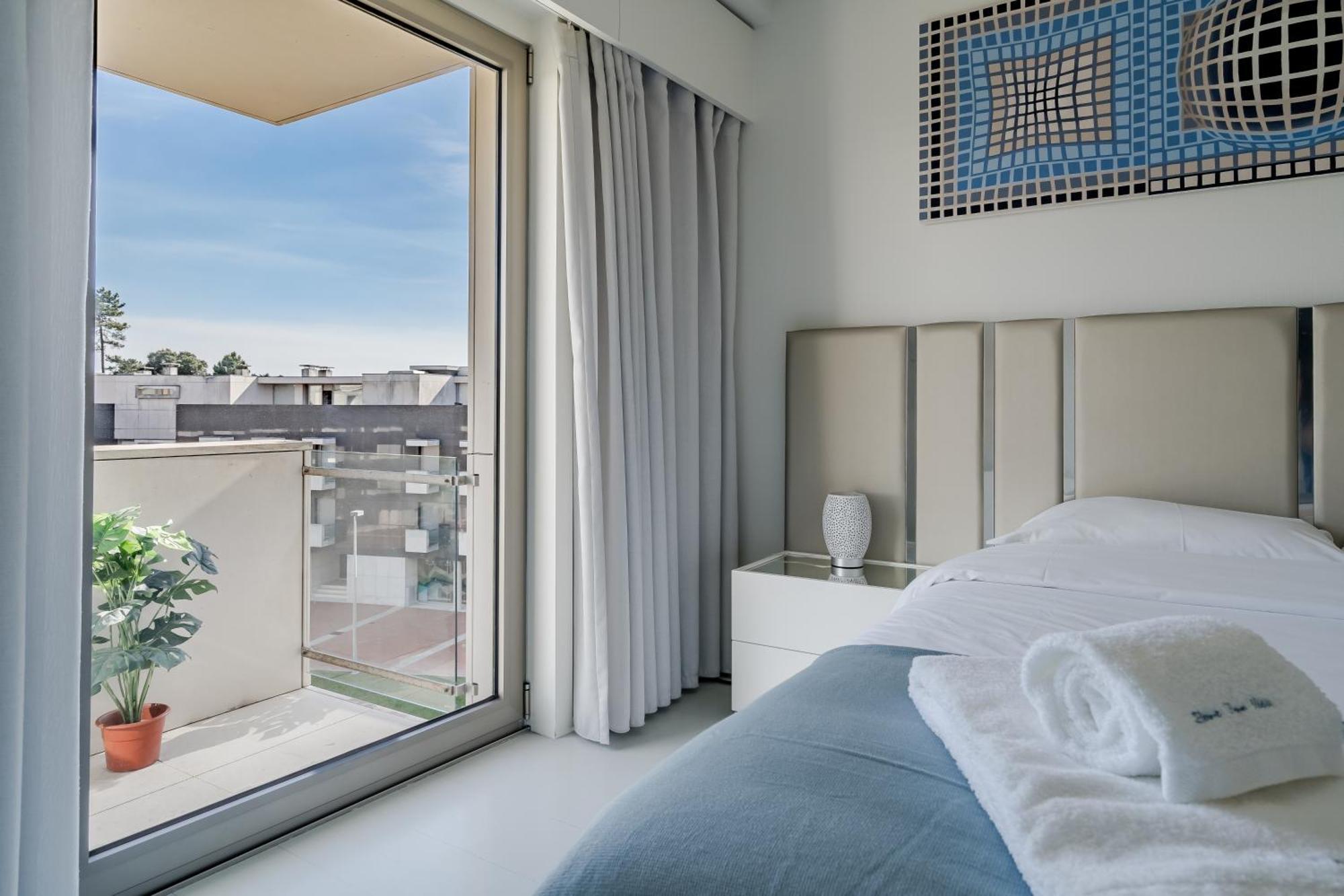 River Town View - Luxury Apartment With Jacuzzi On Terrace Виана-ду-Каштелу Экстерьер фото